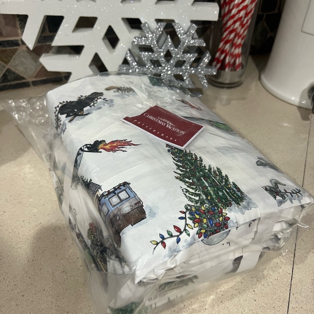 Pottery Barn National Lampoon Christmas Vacation Holiday Sheet Set, KING SIZE - Picture 5 of 8
